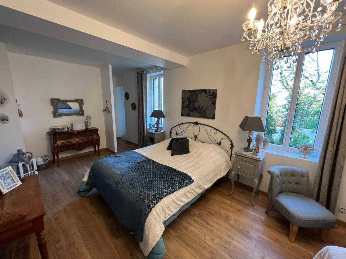 Chateau Segot Neuilly-le-Réal Екстериор снимка