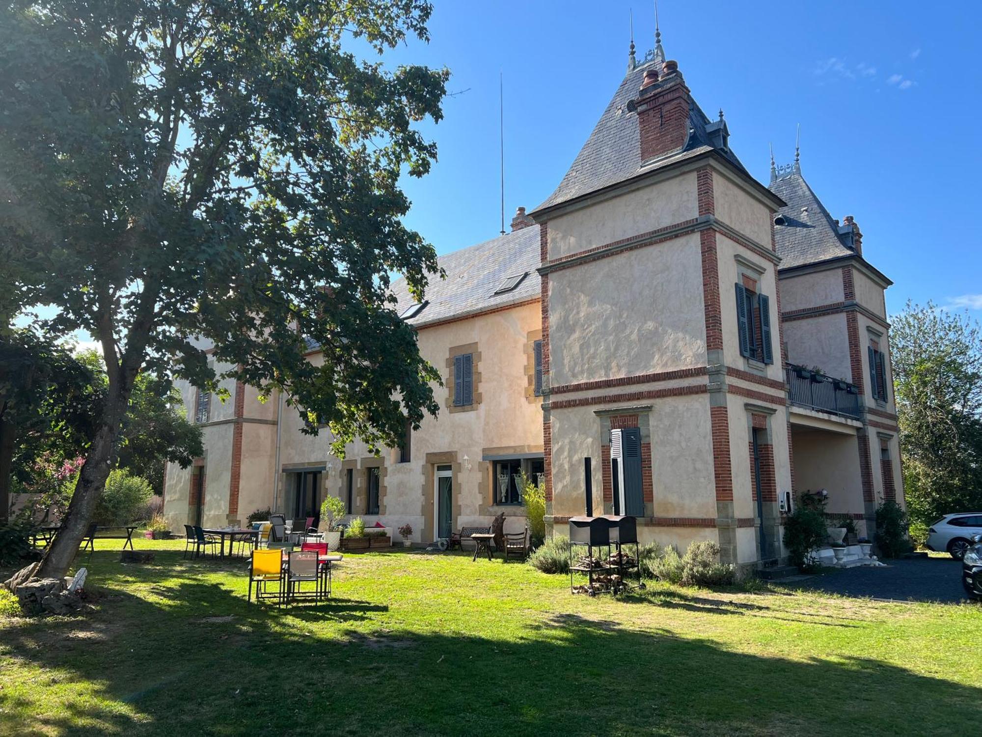 Chateau Segot Neuilly-le-Réal Екстериор снимка