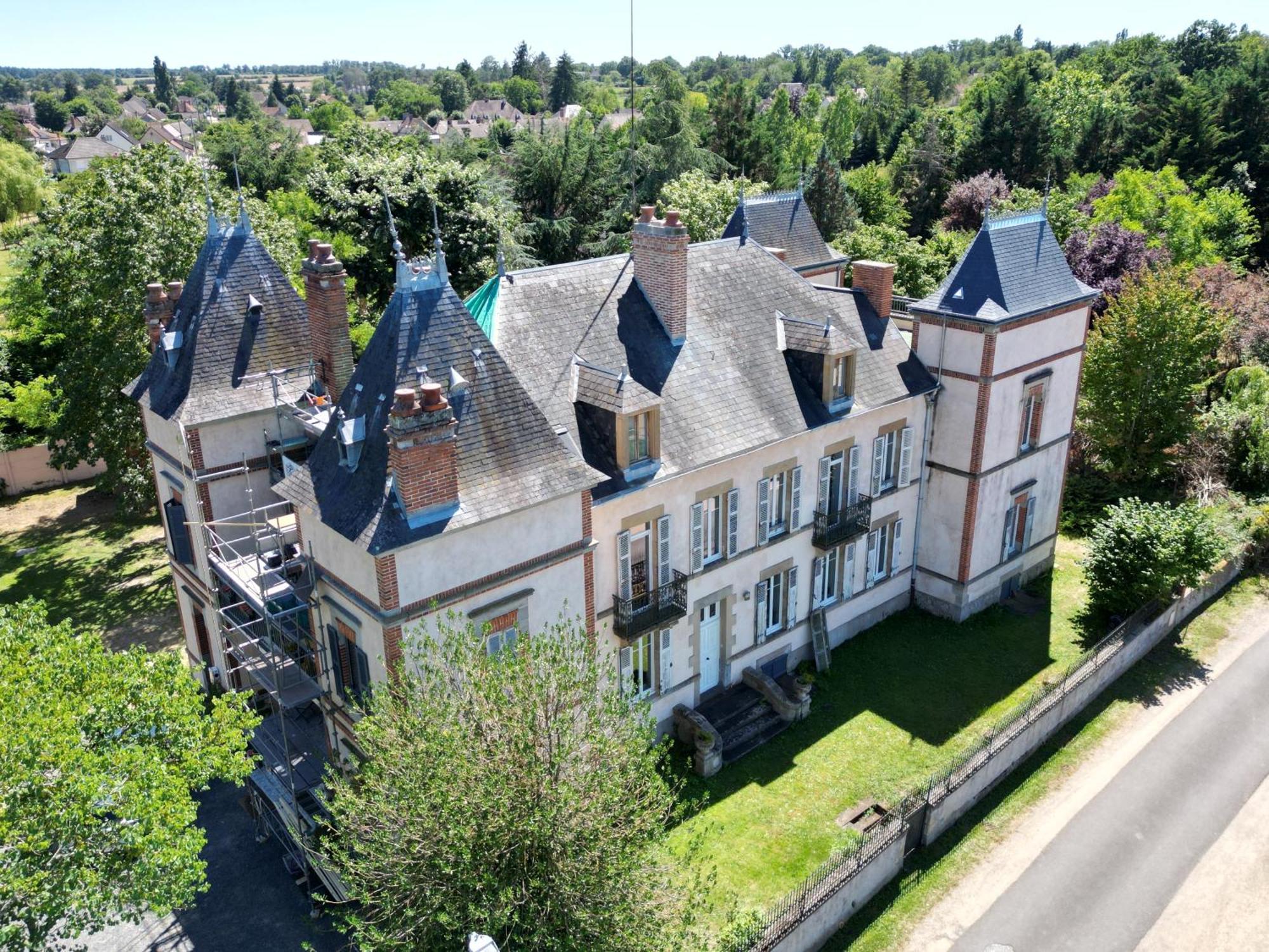Chateau Segot Neuilly-le-Réal Екстериор снимка